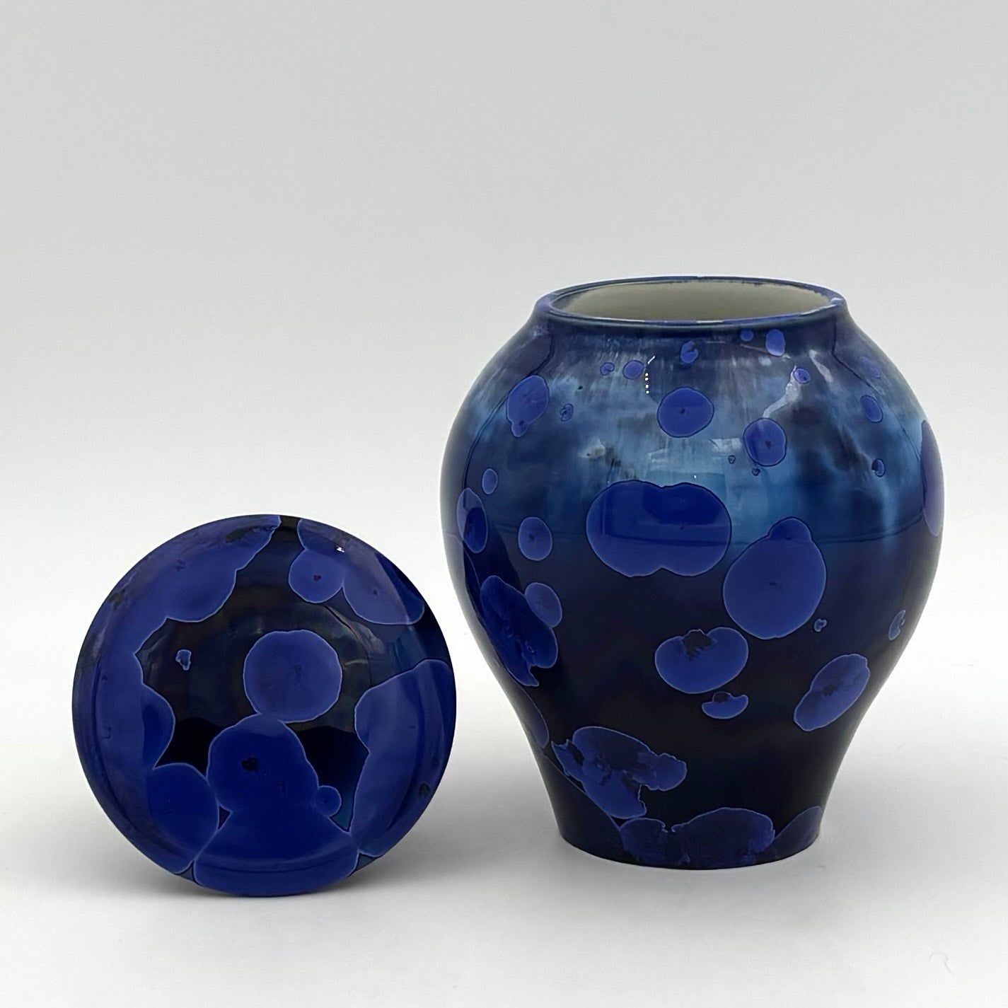 Keepsake / Pet  Cremation Urn - 40 Cubic Inches - SKU 381